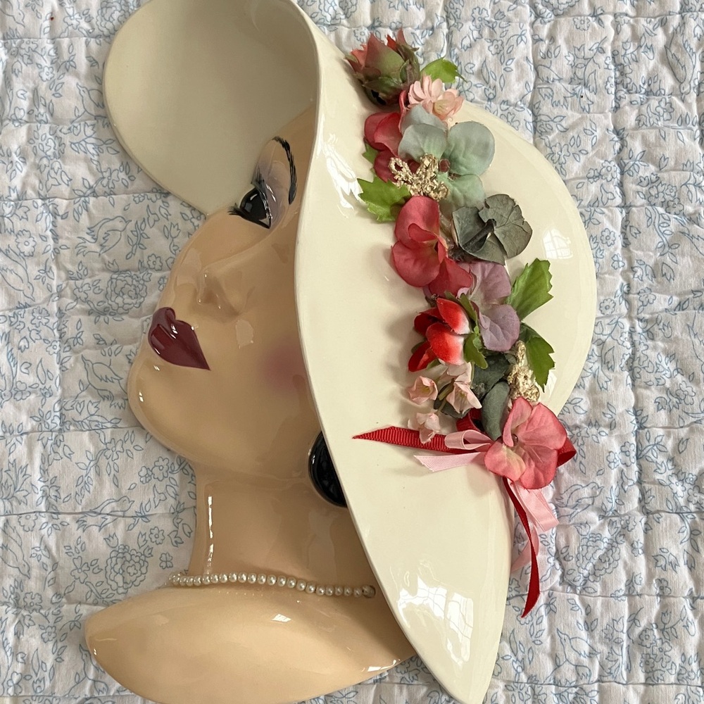 Vintage 11” lady head with hat flowers and necklace ceramic 3D wall art EUC - Picture 5 of 10
